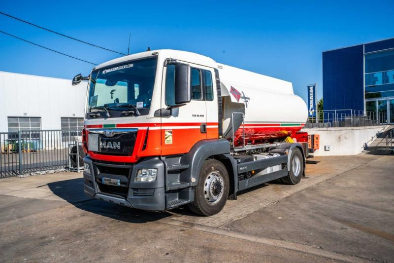 MAN TGS 18.400 4x4H +CM 11.500L /4 COMP - Camion cisternă: Foto 1 MAN TGS 18.400 4x4H +CM 11.500L /4 COMP - Camion cisternă: Foto 1