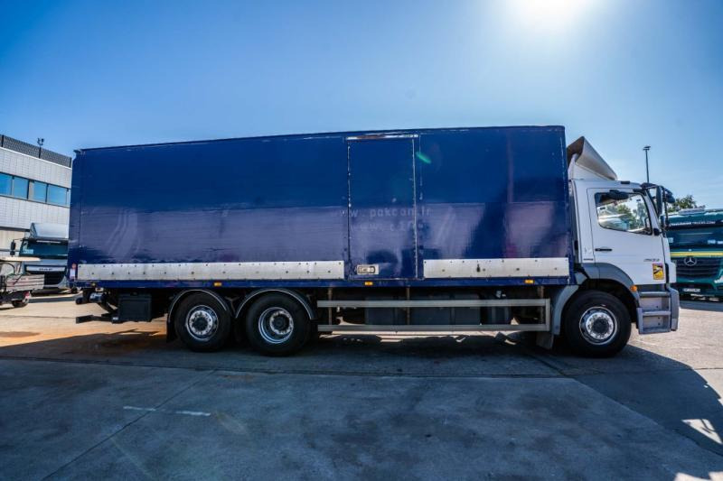 Mercedes AXOR 2533 -6X2 - Camion furgon: Foto 3 Mercedes AXOR 2533 -6X2 - Camion furgon: Foto 3
