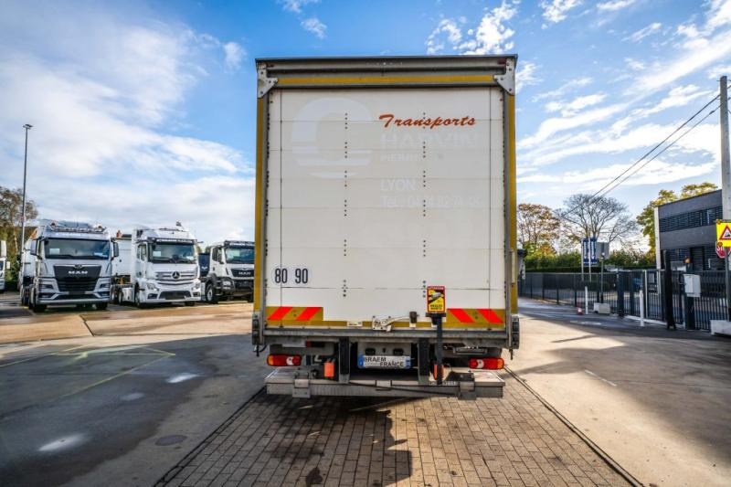 Renault D WIDE 250 DXI (12T)+DHOLLANDIA - Camion furgon: Foto 5 Renault D WIDE 250 DXI (12T)+DHOLLANDIA - Camion furgon: Foto 5