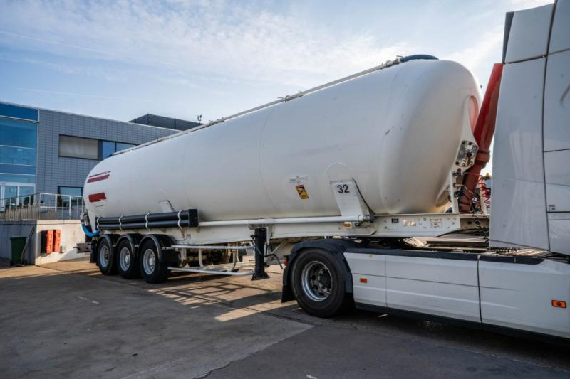 SPITZER SILO SK2458 CAL 60m3 - Semiremorcă siloz: Foto 2 SPITZER SILO SK2458 CAL 60m3 - Semiremorcă siloz: Foto 2