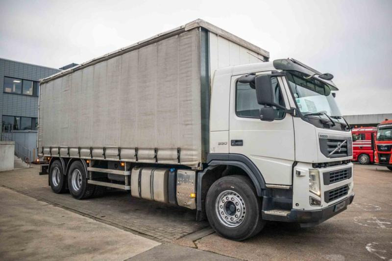 Volvo FM 330+10 pneus/tires-intarder - Camion cu prelată: Foto 2 Volvo FM 330+10 pneus/tires-intarder - Camion cu prelată: Foto 2
