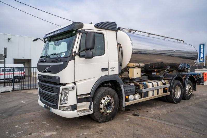 Volvo FM 450 + INTARDER + MONO CUVE 15000L - Camion cisternă: Foto 2 Volvo FM 450 + INTARDER + MONO CUVE 15000L - Camion cisternă: Foto 2