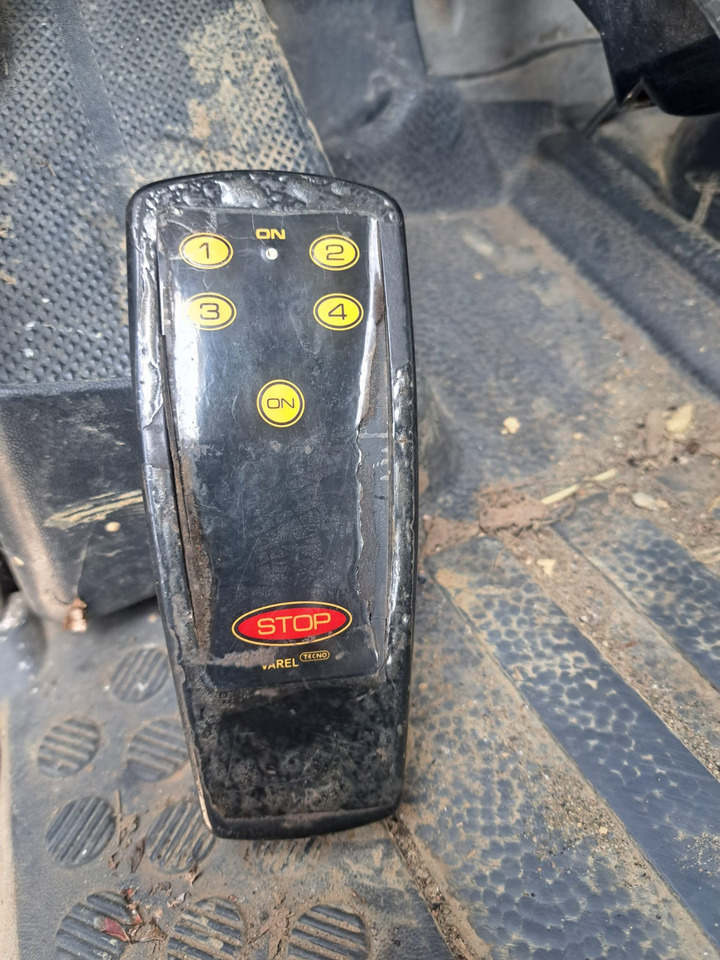 MERCEDES-BENZ 1823 - Camion transport auto: Foto 3 MERCEDES-BENZ 1823 - Camion transport auto: Foto 3