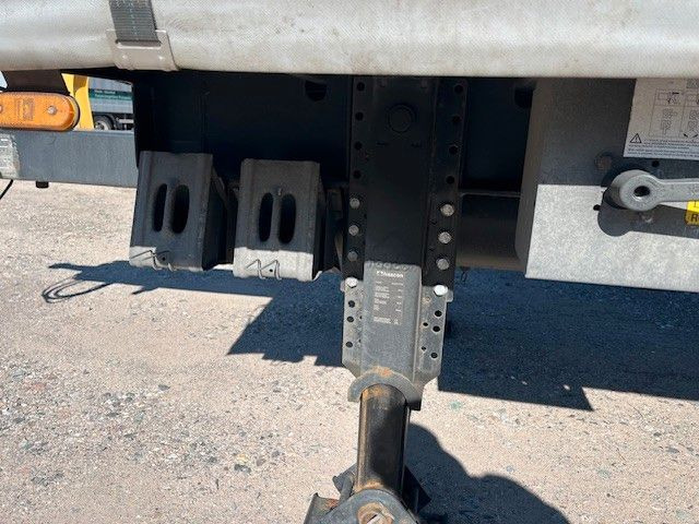 Orten AG 18 Liftachse Staplerhalterung Schiebeplan AG 18 Liftachse Staplerhalterung Schiebeplan - Remorcă cu prelată: Foto 5 Orten AG 18 Liftachse Staplerhalterung Schiebeplan AG 18 Liftachse Staplerhalterung Schiebeplan - Remorcă cu prelată: Foto 5