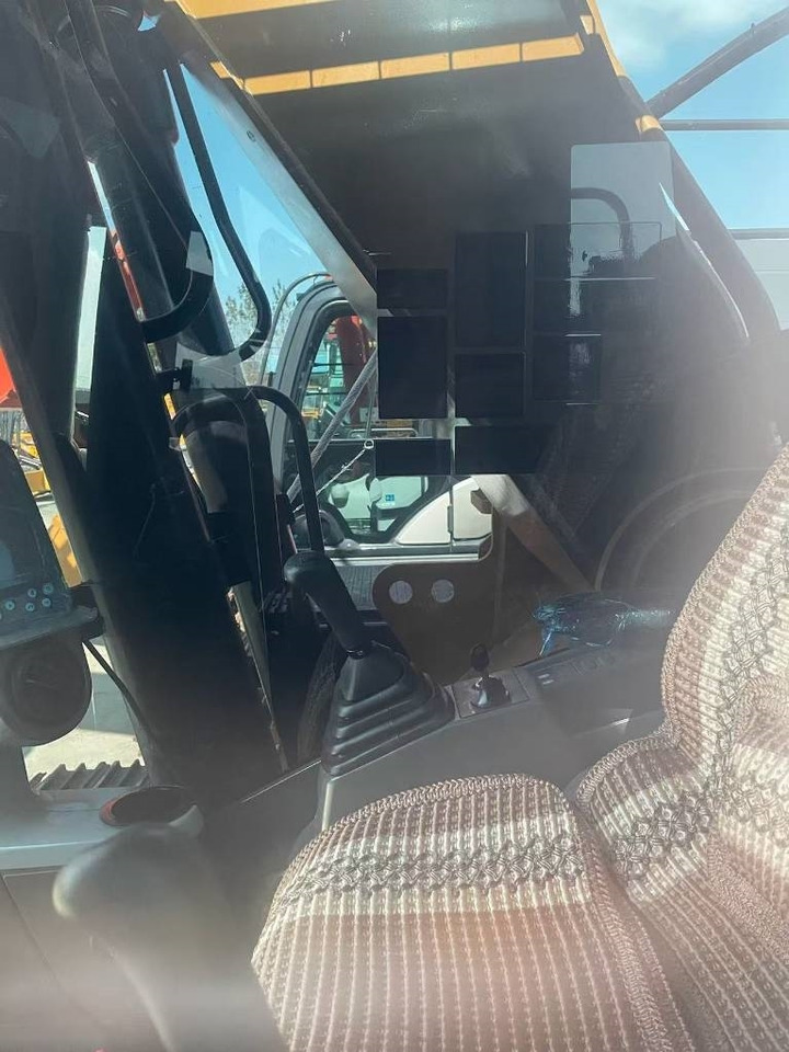 CAT 330D2 - Excavator pe şenile: Foto 2 CAT 330D2 - Excavator pe şenile: Foto 2