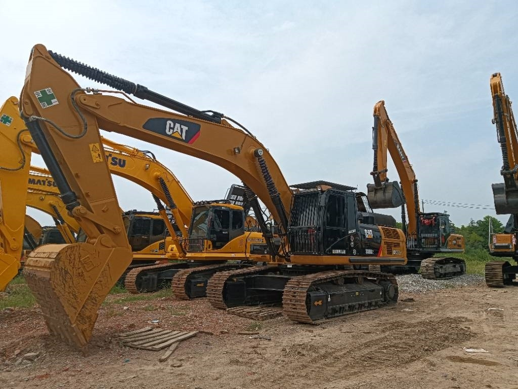 CAT 336 - Excavator pe şenile: Foto 1 CAT 336 - Excavator pe şenile: Foto 1