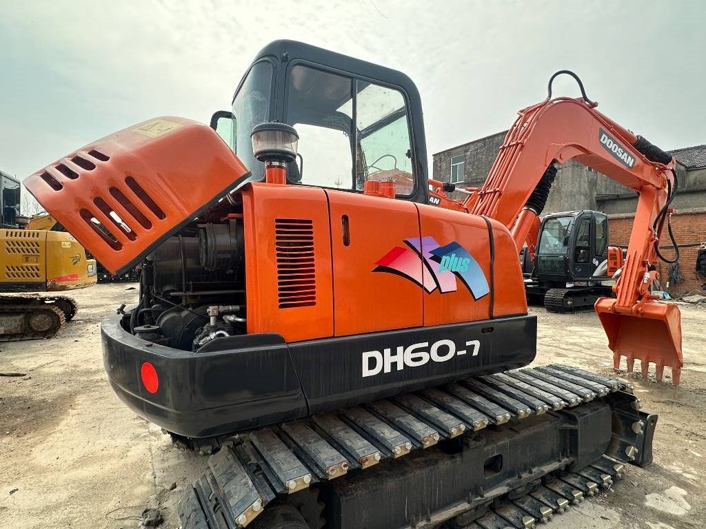 Doosan DH 60-7 - Excavator pe şenile: Foto 1 Doosan DH 60-7 - Excavator pe şenile: Foto 1