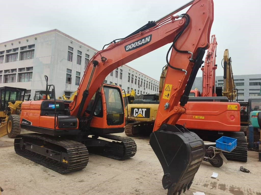 Doosan DX 140 - Excavator pe şenile: Foto 3 Doosan DX 140 - Excavator pe şenile: Foto 3