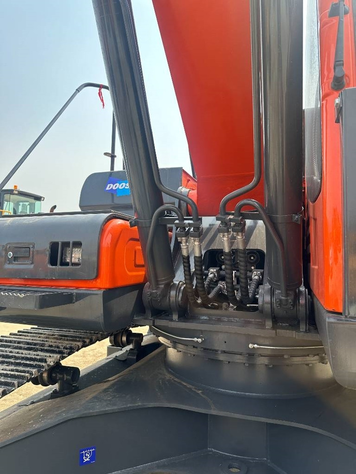 Excavator pe şenile Doosan DX 225 LC [ Copy ]: Foto 7