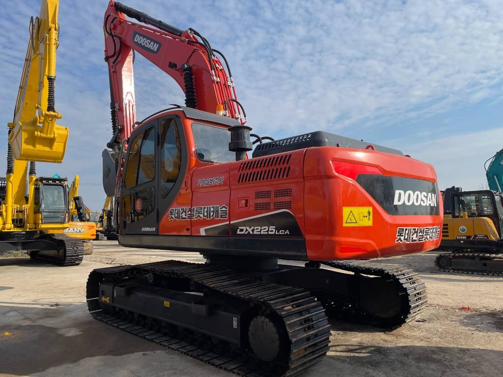 Doosan DX225LCA - Excavator pe şenile: Foto 1 Doosan DX225LCA - Excavator pe şenile: Foto 1