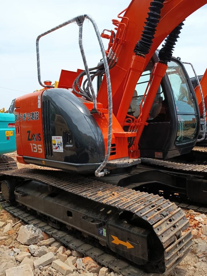 Hitachi ZX 135 - Excavator pe şenile: Foto 2 Hitachi ZX 135 - Excavator pe şenile: Foto 2