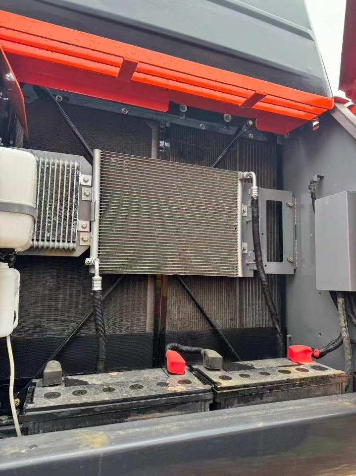 Hitachi ZX 200 - Excavator pe şenile: Foto 3 Hitachi ZX 200 - Excavator pe şenile: Foto 3