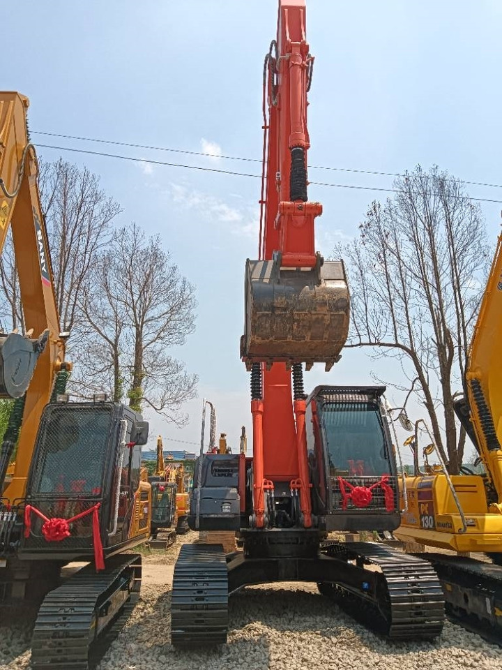 Hitachi ZX 240 - Excavator pe şenile: Foto 2 Hitachi ZX 240 - Excavator pe şenile: Foto 2