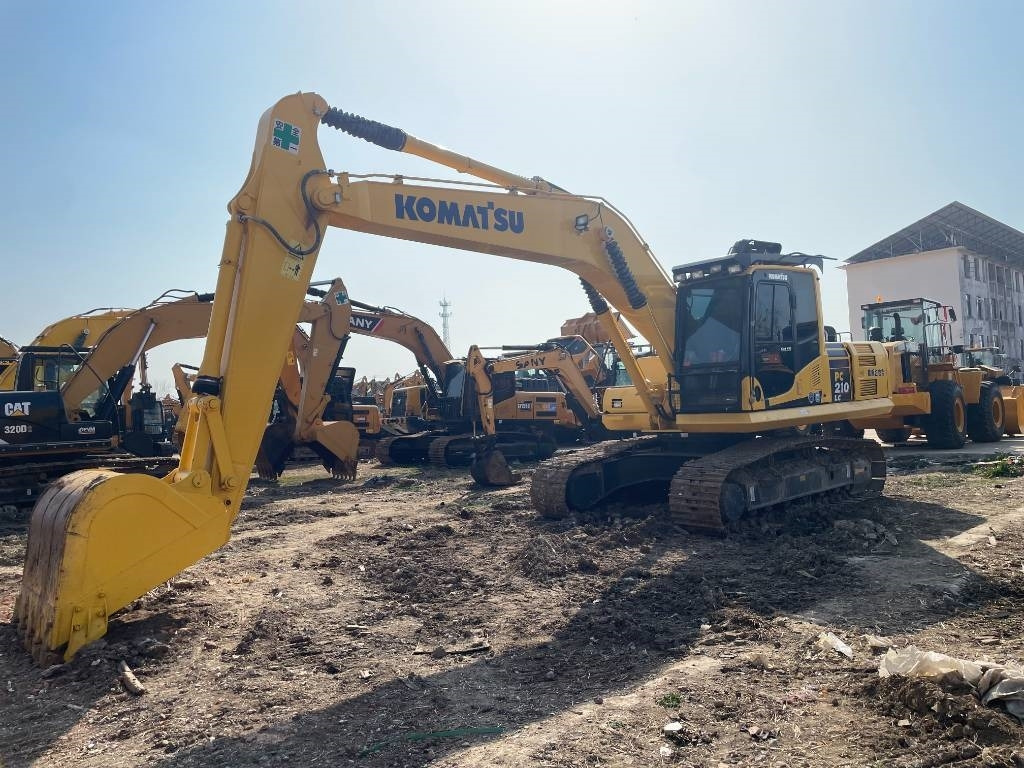 Komatsu PC 210 LC - Excavator pe şenile: Foto 2 Komatsu PC 210 LC - Excavator pe şenile: Foto 2