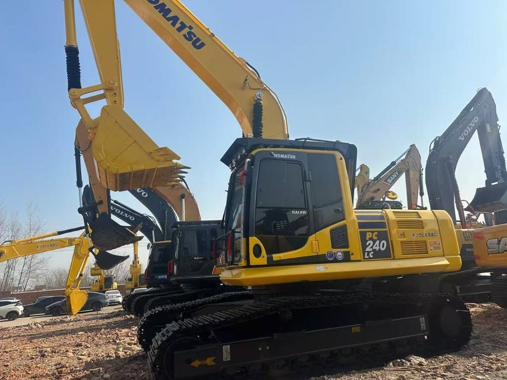 Komatsu PC 240 - Excavator pe şenile: Foto 2 Komatsu PC 240 - Excavator pe şenile: Foto 2