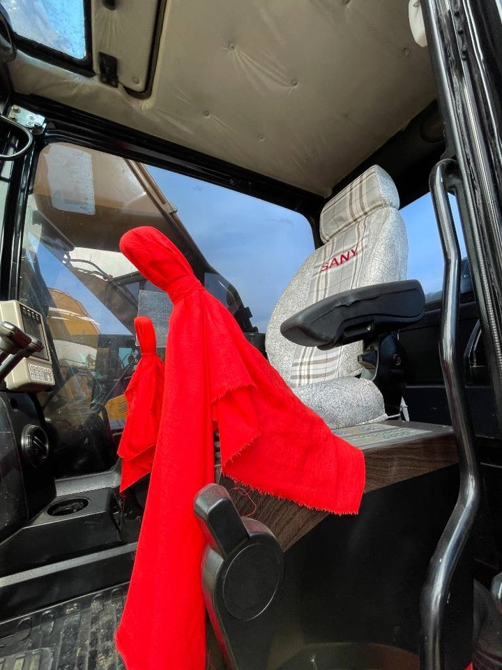 Sany SY 215 C - Excavator pe şenile: Foto 4 Sany SY 215 C - Excavator pe şenile: Foto 4