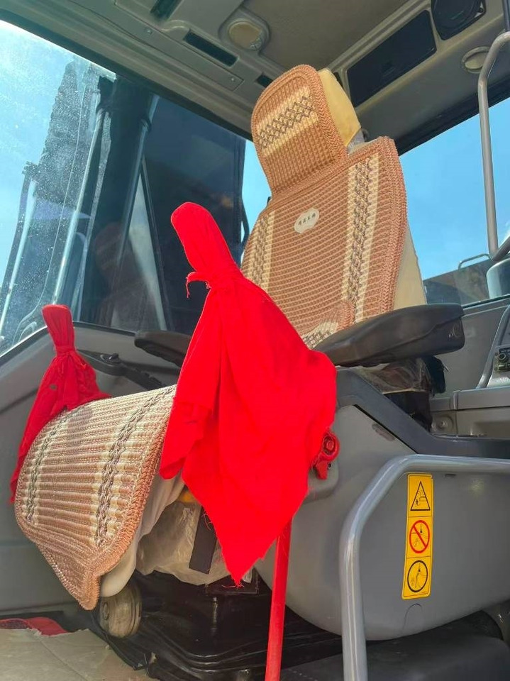 Volvo EC 240 - Excavator pe şenile: Foto 3 Volvo EC 240 - Excavator pe şenile: Foto 3