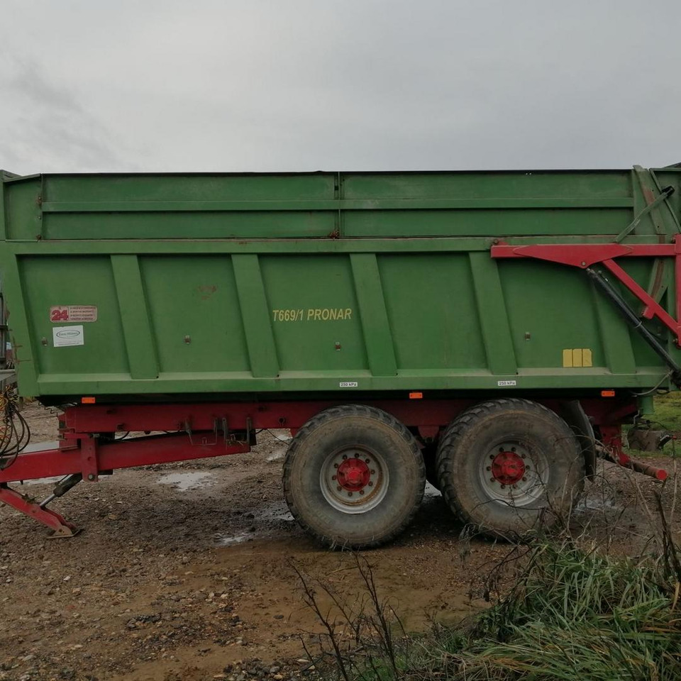 Pronar T, Traktorový náves, 669/1 - Remorcă autobasculantă agricolă: Foto 1 Pronar T, Traktorový náves, 669/1 - Remorcă autobasculantă agricolă: Foto 1