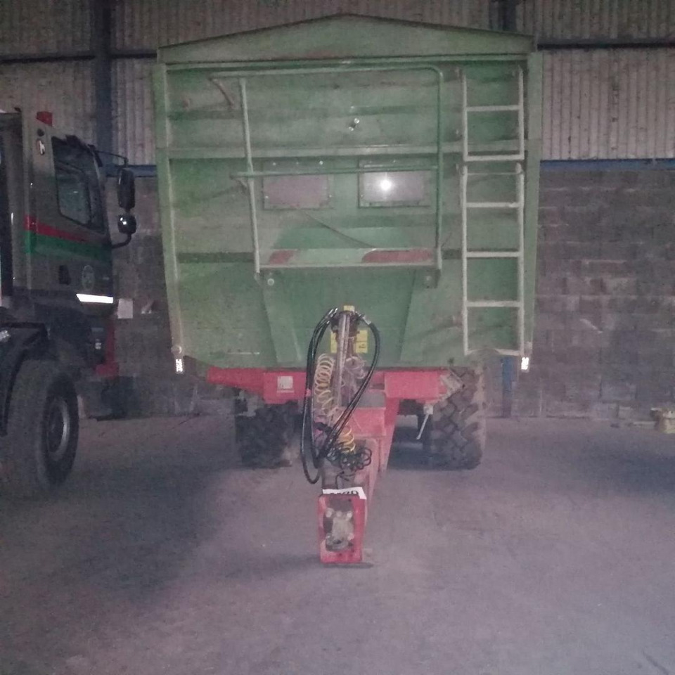 Pronar T, Traktorový náves, 669/1 - Remorcă autobasculantă agricolă: Foto 5 Pronar T, Traktorový náves, 669/1 - Remorcă autobasculantă agricolă: Foto 5