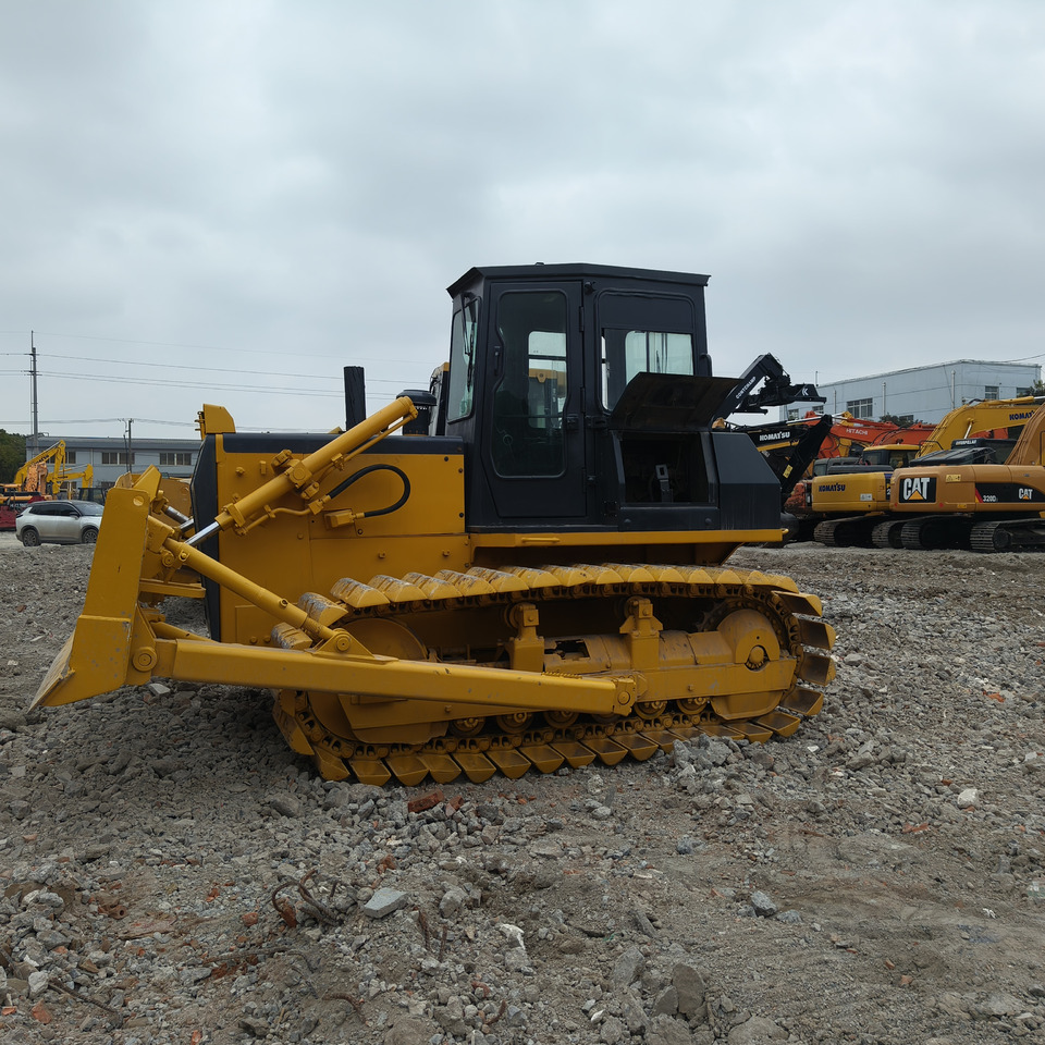 KOMATSU D65EX - Buldozer: Foto 4 KOMATSU D65EX - Buldozer: Foto 4