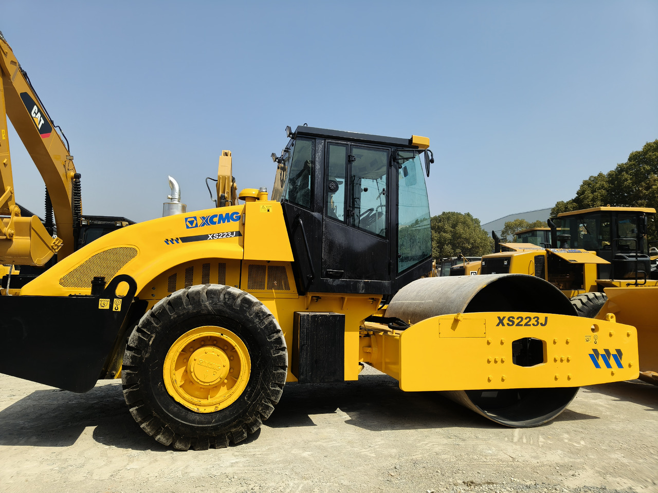 XCMG XS223J USED ROAD ROLLER - Compactor: Foto 1 XCMG XS223J USED ROAD ROLLER - Compactor: Foto 1