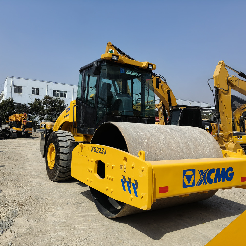 XCMG XS223J USED ROAD ROLLER - Compactor: Foto 2 XCMG XS223J USED ROAD ROLLER - Compactor: Foto 2