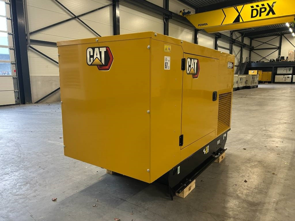 CAT DE88GC - 88 kVA Stand-by Generator Set - DPX-18207 - Generator electric: Foto 4 CAT DE88GC - 88 kVA Stand-by Generator Set - DPX-18207 - Generator electric: Foto 4