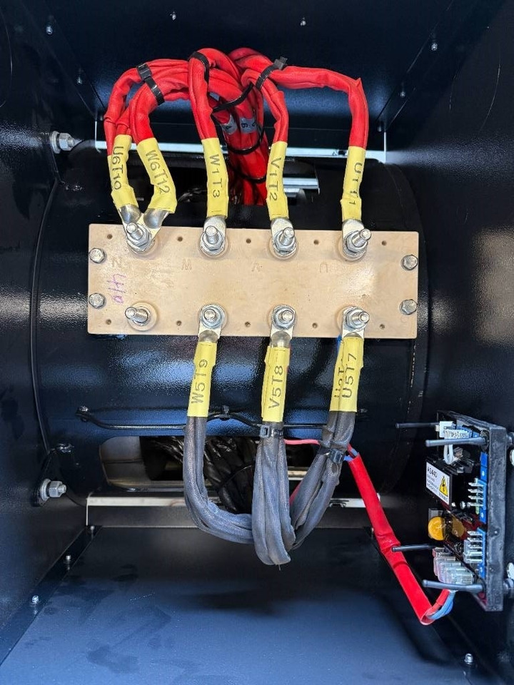 DPX CJ444ES - 325 kVA Alternator - DPX-33910 - Generator electric: Foto 4 DPX CJ444ES - 325 kVA Alternator - DPX-33910 - Generator electric: Foto 4