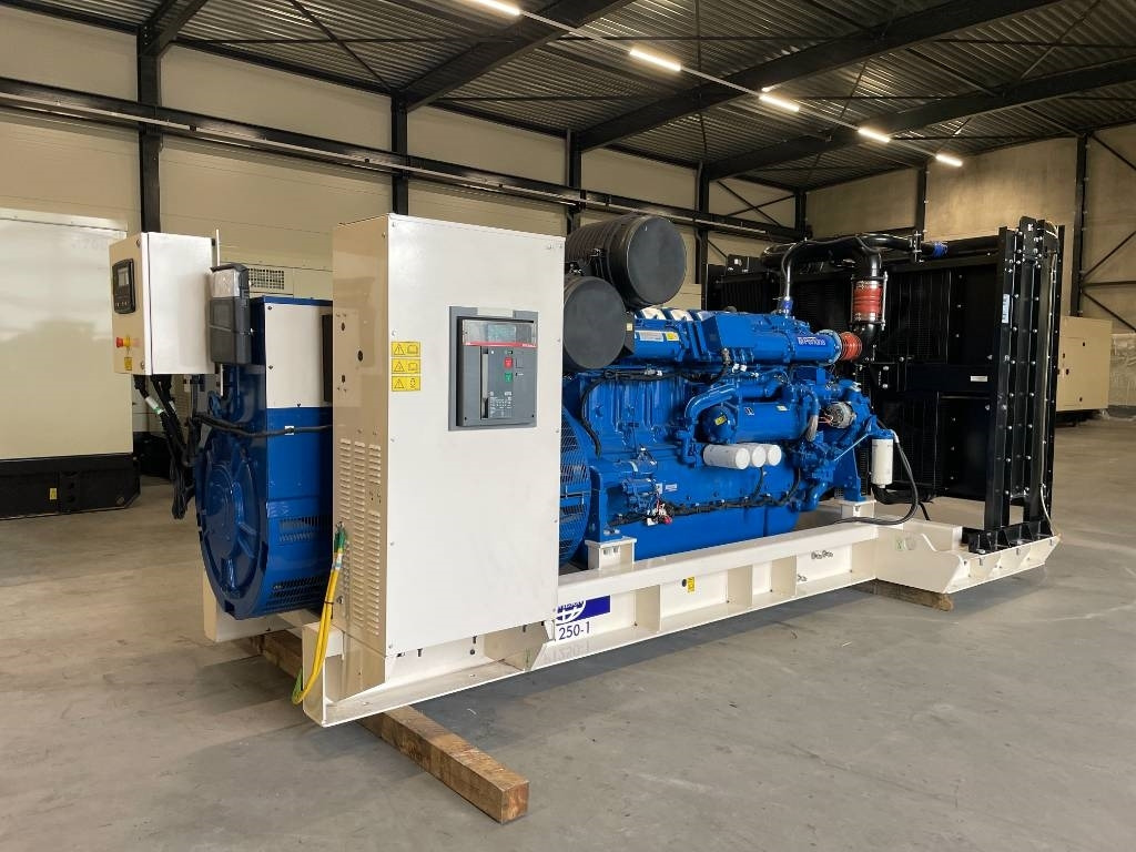FG Wilson P1250-1 - 1250 kVA Open Genset - DPX-16028-O - Generator electric: Foto 2 FG Wilson P1250-1 - 1250 kVA Open Genset - DPX-16028-O - Generator electric: Foto 2