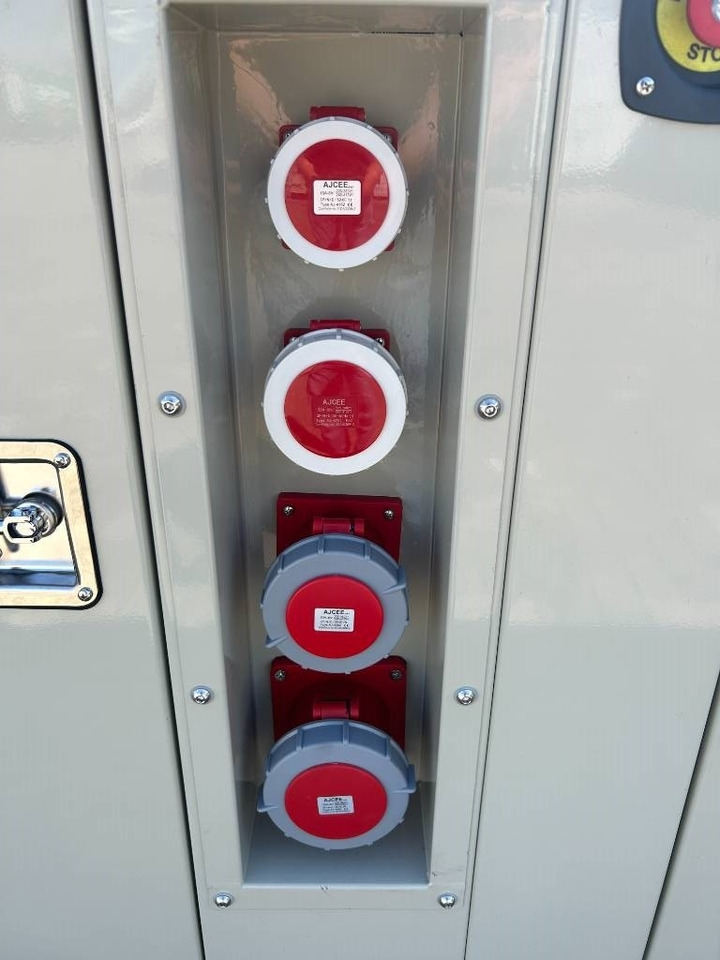 Generator electric nou Iveco NEF45TM3 - 132 kVA Generator - DPX-19792: Foto 18 Generator electric nou Iveco NEF45TM3 - 132 kVA Generator - DPX-19792: Foto 18