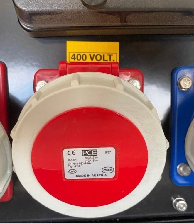 Socket Box 20 kVA - 32A - 2x 16A - IPX8 - DPX-2806 - Echipamente de constructii: Foto 4 Socket Box 20 kVA - 32A - 2x 16A - IPX8 - DPX-2806 - Echipamente de constructii: Foto 4
