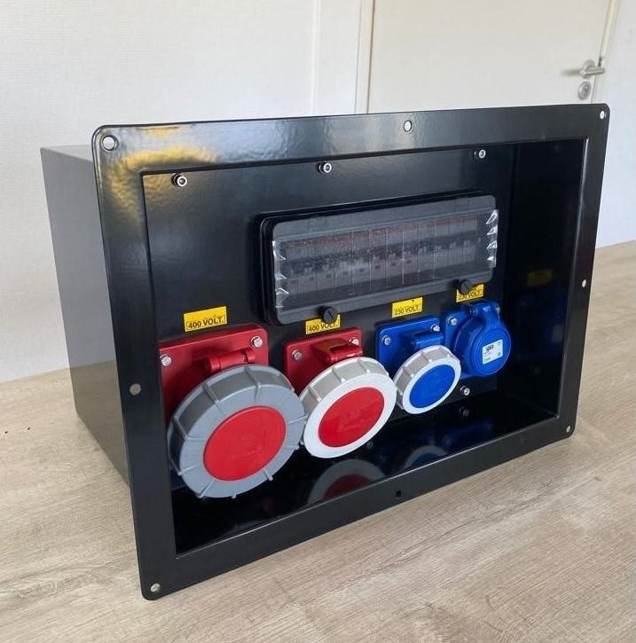 Socket Box 30-60 kVA - 63A - 32A - 16A - IPX8 - DP - Echipamente de constructii: Foto 2 Socket Box 30-60 kVA - 63A - 32A - 16A - IPX8 - DP - Echipamente de constructii: Foto 2