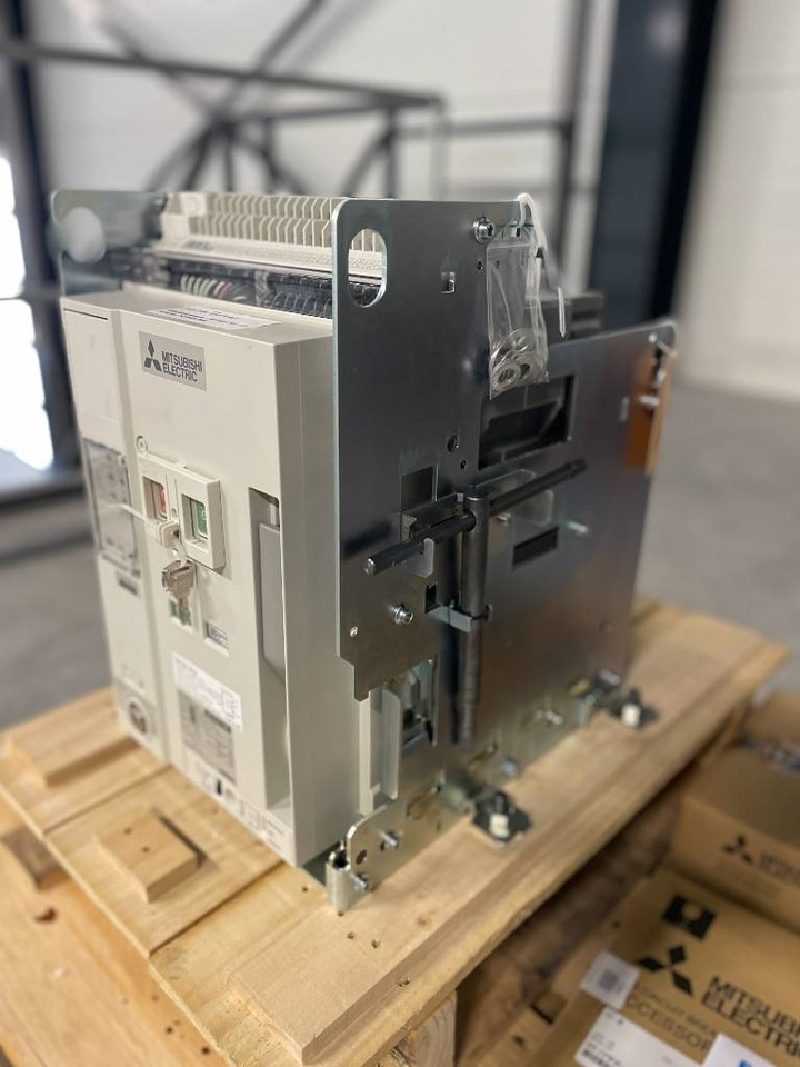 Mitsubishi Circuit breaker 1000A - AE1000-SW 3P - DPX-12648 - Utilaje constructii: Foto 5 Mitsubishi Circuit breaker 1000A - AE1000-SW 3P - DPX-12648 - Utilaje constructii: Foto 5