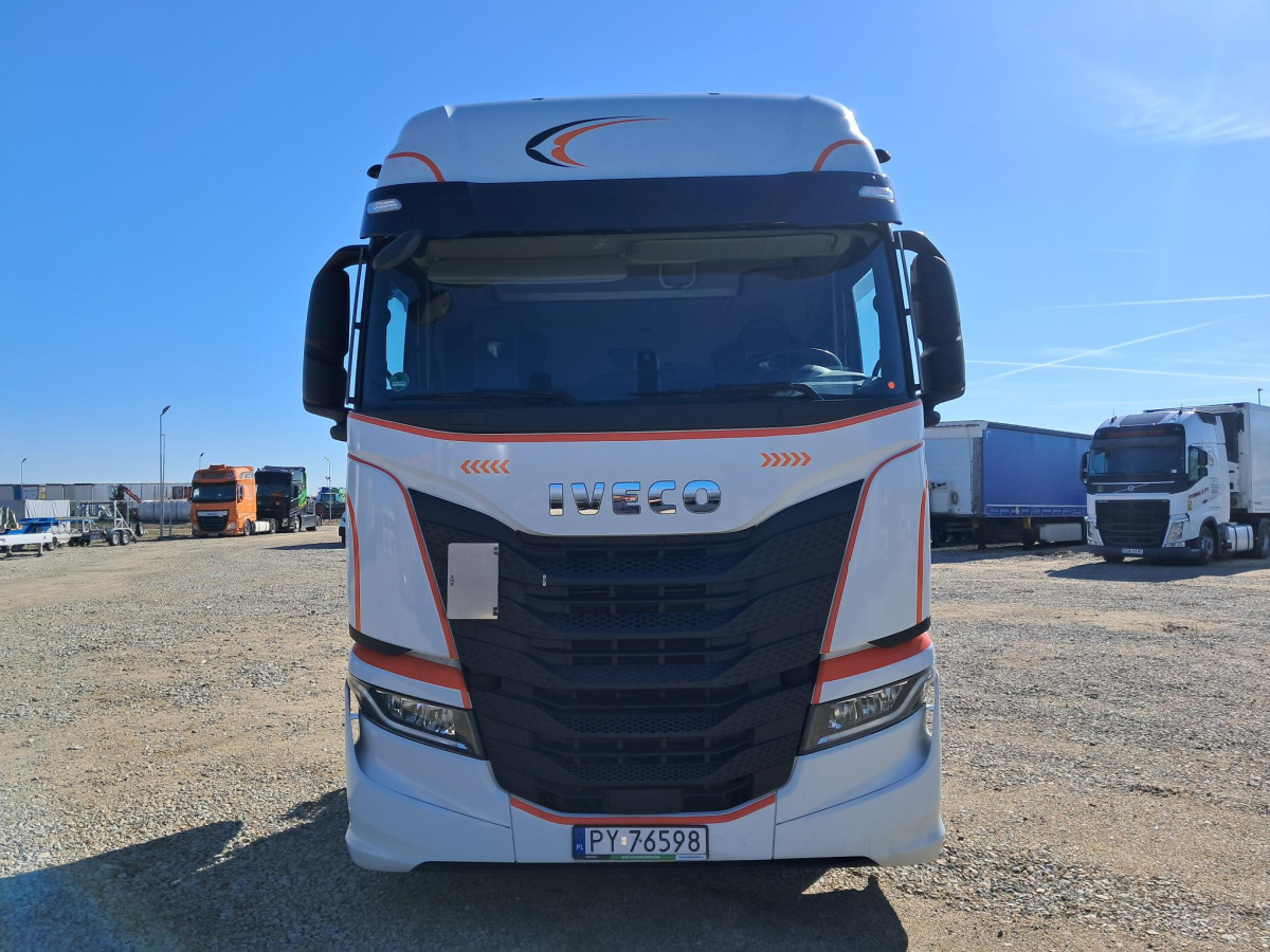 IVECO AS440ST/FP LT LNG CIĄGNIK SIODŁOWY - Cap tractor: Foto 2 IVECO AS440ST/FP LT LNG CIĄGNIK SIODŁOWY - Cap tractor: Foto 2