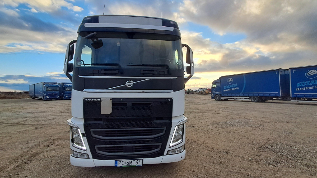 VOLVO FH 460 CIĄGNIK SIODŁOWY - Cap tractor: Foto 2 VOLVO FH 460 CIĄGNIK SIODŁOWY - Cap tractor: Foto 2