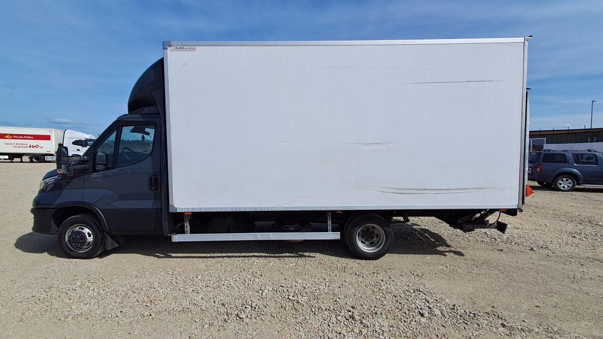 IVECO DAILY 50C18 KONTENER Z WINDĄ - Autoutilitară box: Foto 4 IVECO DAILY 50C18 KONTENER Z WINDĄ - Autoutilitară box: Foto 4