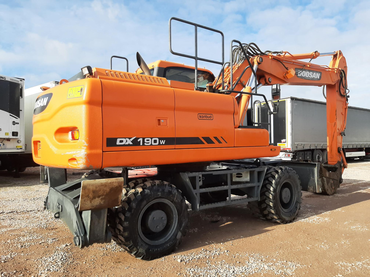Koparka kołowa Doosan DX190W-3 2014 - 9261 mtg - silnik sprawny - Excavator pe roţi: Foto 5 Koparka kołowa Doosan DX190W-3 2014 - 9261 mtg - silnik sprawny - Excavator pe roţi: Foto 5