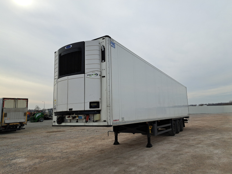 SCHMITZ CARGOBULL SCB*S3B CHŁODNIA - Remorcă frigider: Foto 2 SCHMITZ CARGOBULL SCB*S3B CHŁODNIA - Remorcă frigider: Foto 2