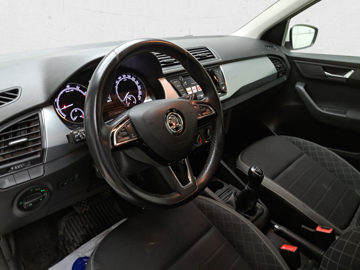 Automobil SKODA FABIA HATCHBACK: Foto 12