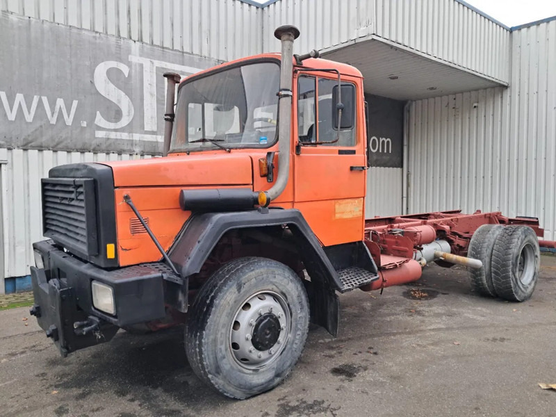 Iveco Magirus Deutz 170-23 ,V8 ,4x4 , ZF Manual , Spring suspension - Camion şasiu: Foto 1 Iveco Magirus Deutz 170-23 ,V8 ,4x4 , ZF Manual , Spring suspension - Camion şasiu: Foto 1
