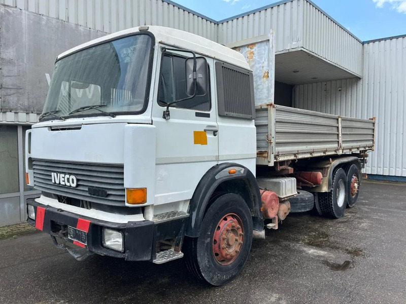 Iveco Turbostar 190-38 , 6x2 , V8 Watercooling , 3 Way Tipper , Spring Suspension , Manual - Camion basculantă: Foto 4 Iveco Turbostar 190-38 , 6x2 , V8 Watercooling , 3 Way Tipper , Spring Suspension , Manual - Camion basculantă: Foto 4