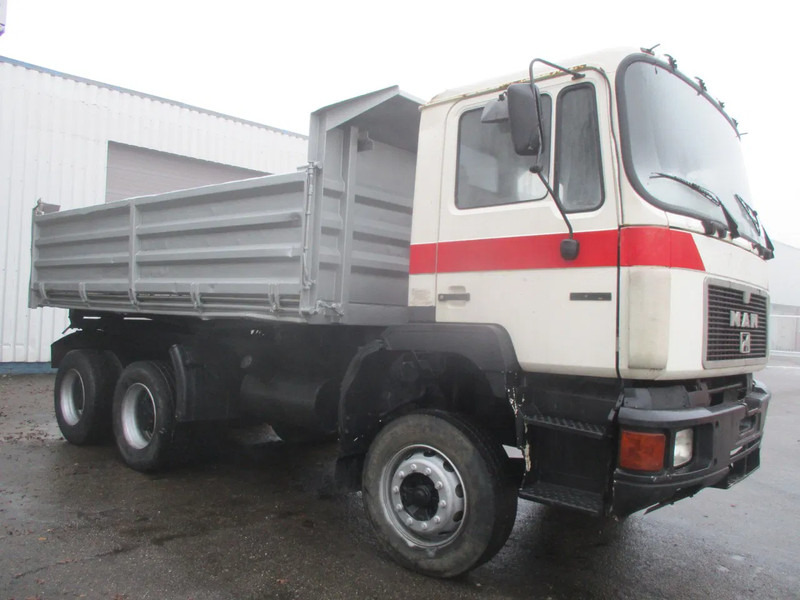 MAN 26 322 ZF Manual , 6x4 , 3 way tipper , Spring suspension - Camion basculantă: Foto 4 MAN 26 322 ZF Manual , 6x4 , 3 way tipper , Spring suspension - Camion basculantă: Foto 4