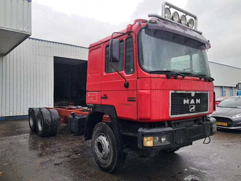 MAN 26-422 , 6x4 , Spring Suspension , ZF Manual Gearbox, Intarder - Camion şasiu: Foto 4 MAN 26-422 , 6x4 , Spring Suspension , ZF Manual Gearbox, Intarder - Camion şasiu: Foto 4