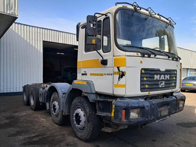 MAN 35-364 / FE 360 A , 8x4 , Spring Suspension , ZF Manual , Airco - Camion şasiu: Foto 4 MAN 35-364 / FE 360 A , 8x4 , Spring Suspension , ZF Manual , Airco - Camion şasiu: Foto 4