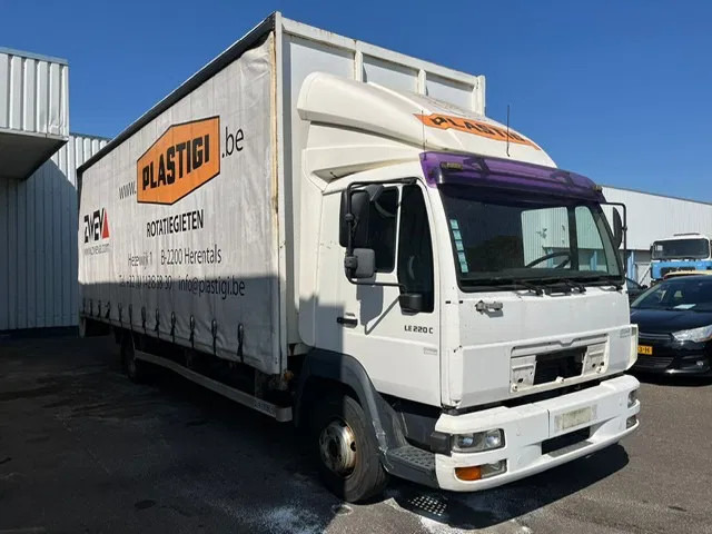 MAN LE 12 - 220C - Camion cu prelată: Foto 4 MAN LE 12 - 220C - Camion cu prelată: Foto 4