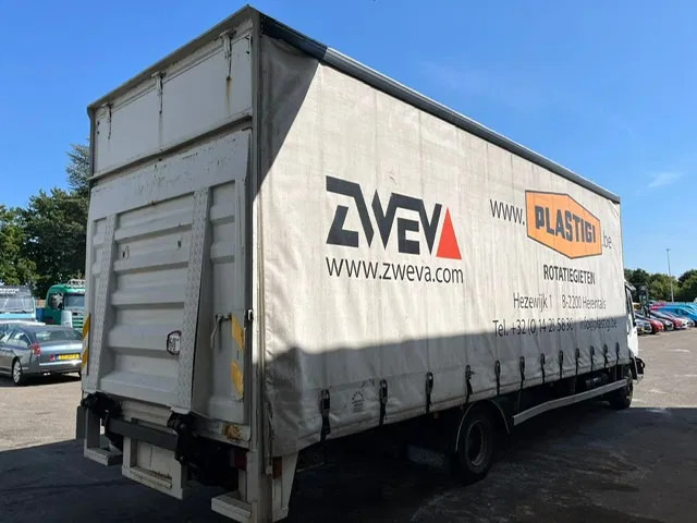 MAN LE 12 - 220C - Camion cu prelată: Foto 3 MAN LE 12 - 220C - Camion cu prelată: Foto 3