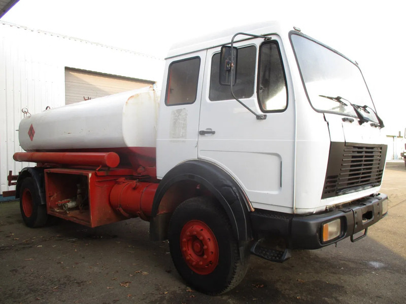 Mercedes-Benz FAP 1620 BD , Fuel truck , 4x2 , Manual , Spring suspension - Camion cisternă: Foto 4 Mercedes-Benz FAP 1620 BD , Fuel truck , 4x2 , Manual , Spring suspension - Camion cisternă: Foto 4