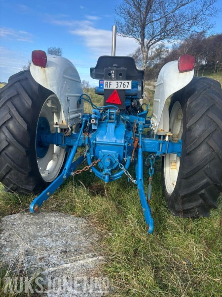 1973 Ford 3000 - mva fri - Tractor agricol: Foto 4 1973 Ford 3000 - mva fri - Tractor agricol: Foto 4