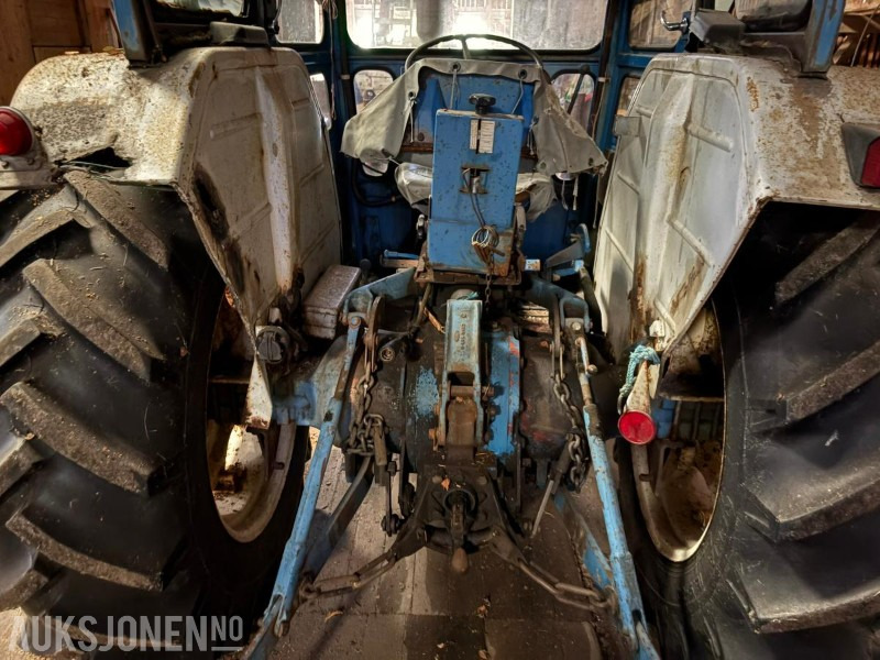 1975 FORD 4000 MED FRONTLASTER - Tractor agricol: Foto 4 1975 FORD 4000 MED FRONTLASTER - Tractor agricol: Foto 4