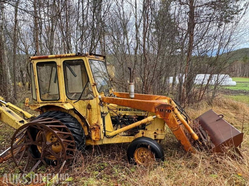 1975 FORD 4550 TRAKTORGRAVER - Tractor agricol: Foto 4 1975 FORD 4550 TRAKTORGRAVER - Tractor agricol: Foto 4